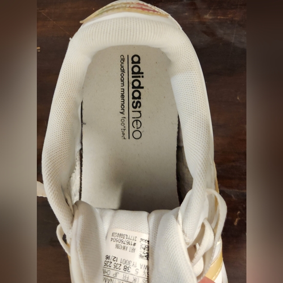 Addidas Neo White Leather and Gold Stripes with Cloud Foam Memory Sole - Picture 8 of 10